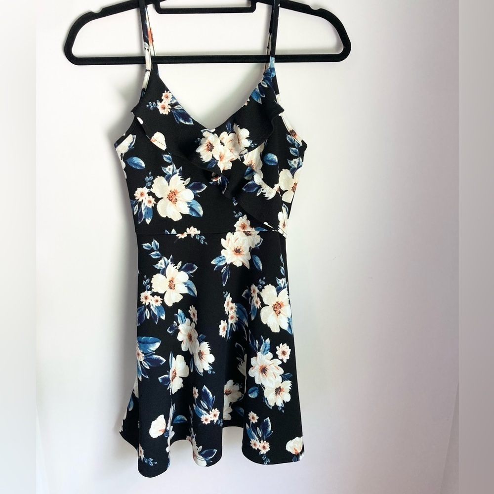 Forever 21 Women’s black floral fit and flair mini dress with ruffle detail - S